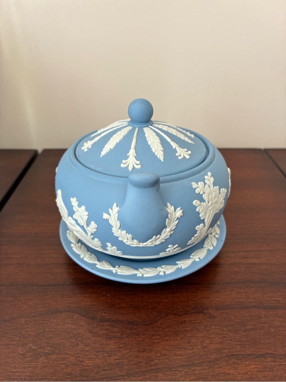 Vintage Wedgwood Blue Jasperware Covered Sugar Bowl with Matching Saucer - Picture 6 of 15
